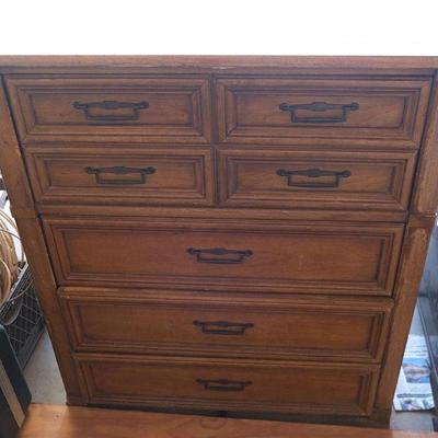 Dresser 2