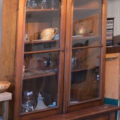 Hutch & Chest