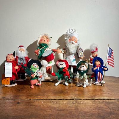 (10PC) ANNALEE CHRISTMAS DOLLS | Annalee Group Includes: Christmas, Halloween, St. Patrickâ€™s Day, New Years and Patriotic Dolls. - l. 8...