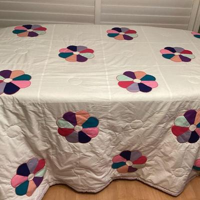 MTT114 Floral Quilt Bedspread