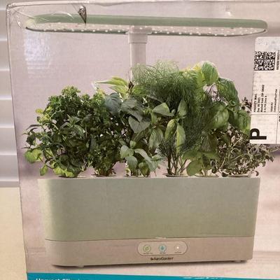 MTT001 AeroGarden Harvest Slim In-Home Garden System New