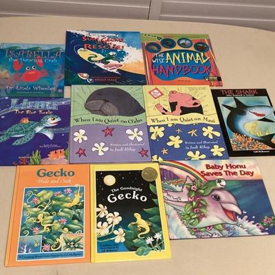 MTT133 Ten Hardcover Hawaiian Childrenâ€™s Books 