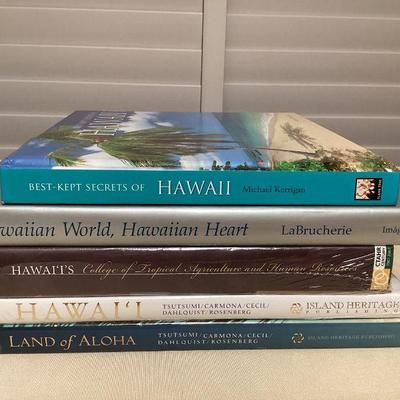 MTT057 Five Hawaiâ€™i Coffee Table Books