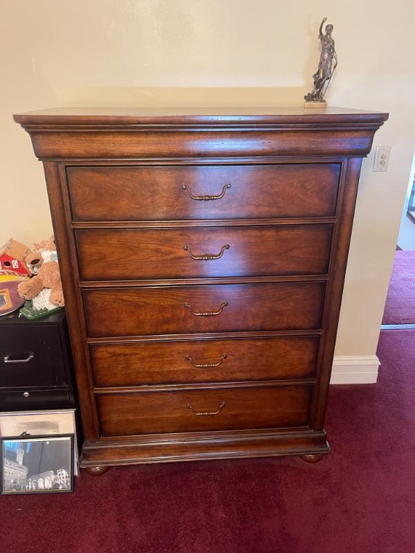 Treasured Finds Estate Sale in Hackensack, NJ