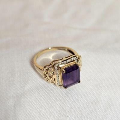 https://www.auctionninja.com/stress-free-estate-services-llc/sales/details/giant-nh-coast-estate-gold-silver-and-costume-jewelry-auction-...