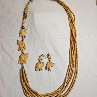 https://www.auctionninja.com/stress-free-estate-services-llc/sales/details/giant-nh-coast-estate-gold-silver-and-costume-jewelry-auction-...