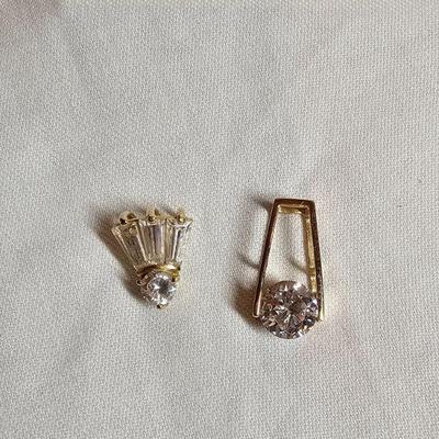 https://www.auctionninja.com/stress-free-estate-services-llc/sales/details/giant-nh-coast-estate-gold-silver-and-costume-jewelry-auction-...