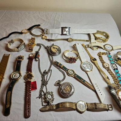 https://www.auctionninja.com/stress-free-estate-services-llc/sales/details/giant-nh-coast-estate-gold-silver-and-costume-jewelry-auction-...