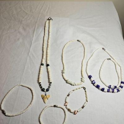 https://www.auctionninja.com/stress-free-estate-services-llc/sales/details/giant-nh-coast-estate-gold-silver-and-costume-jewelry-auction-...