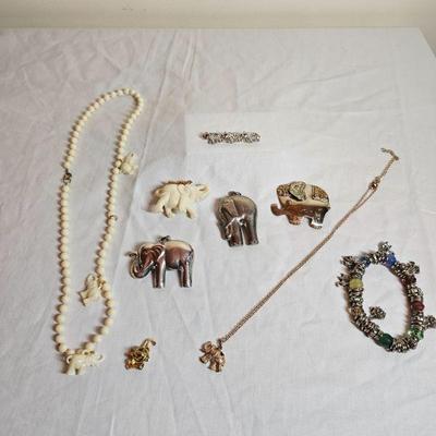 https://www.auctionninja.com/stress-free-estate-services-llc/sales/details/giant-nh-coast-estate-gold-silver-and-costume-jewelry-auction-...