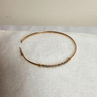 https://www.auctionninja.com/stress-free-estate-services-llc/sales/details/giant-nh-coast-estate-gold-silver-and-costume-jewelry-auction-...