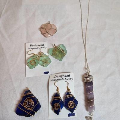 https://www.auctionninja.com/stress-free-estate-services-llc/sales/details/giant-nh-coast-estate-gold-silver-and-costume-jewelry-auction-...