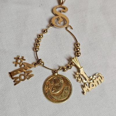 https://www.auctionninja.com/stress-free-estate-services-llc/sales/details/giant-nh-coast-estate-gold-silver-and-costume-jewelry-auction-...