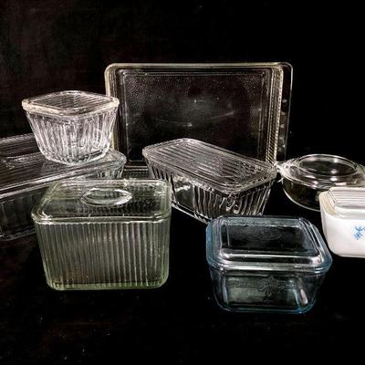 JIFI926 Vintage Glass Refrigerator Dishes	8 glass dishes by Fire King, Anchor Hocking & Pyrex. Â 8.5 inch x 13 inch Meats dish, 9...