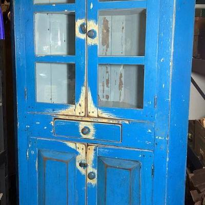 LIBE110 Shaker Corner Cabinet	Beautiful blue antique solid wood cabinet, with square nails and large hand cut dovetail, details....