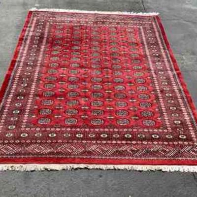 JOSW982 Large Bokhara Rug	Vintage hand tied Bokhara rug. Â No label. Â Some spot cleaning needed. Â Small hole - see picture
