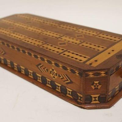 1255	ANTIQUE INLAID CRIBBAGE BOARD OCTAGON SHAPE BOX W/DRAWER, APPROXIMATELY 13 IN X 6 IN X 3 IN
