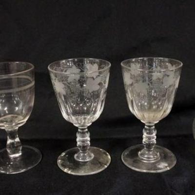 1140	EARLY AMERICAN GLASS GOBLETS AND DECANTOR, TALLEST APPROXIMATELY 9 1/2 IN 
