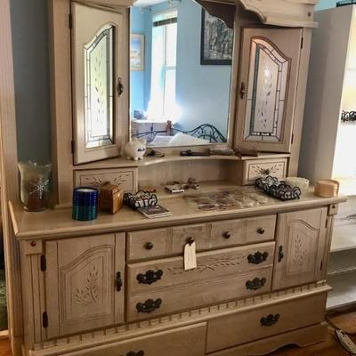 dresser with mirror $129