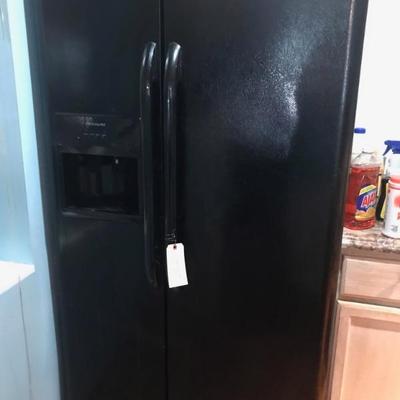Frigerdaire refrigerator/freezer $225