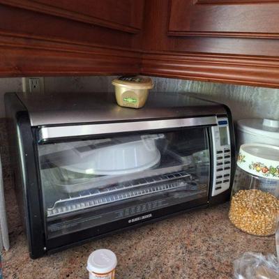 BLACK & DECKER
Toaster oven