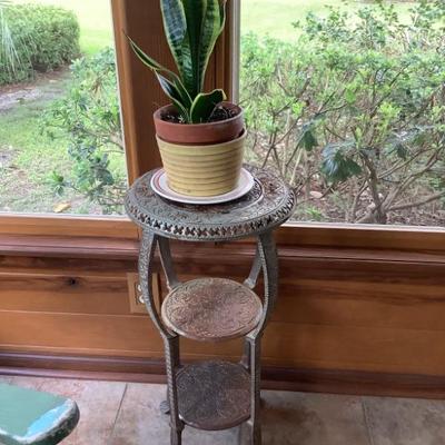 SOLD $28 metal table 14"diameter 30"H
