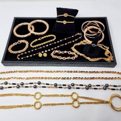 Lot 83 - Bronze Jewelry Collection 