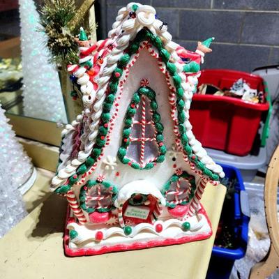 Lot 79 - Valerie Parr Hill Illuminated Gingerbread House #3 