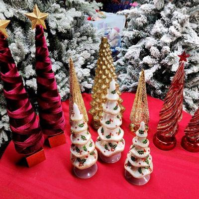 Lot 95 - Valerie Parr Hill Christmas Tree Collection 