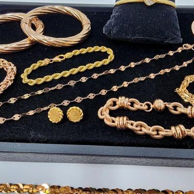 Lot 83 - Bronze Jewelry Collection 
