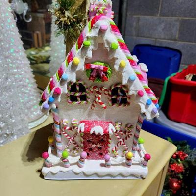 Lot 77 - Valerie Parr Hill Illuminated Gingerbread House #1 