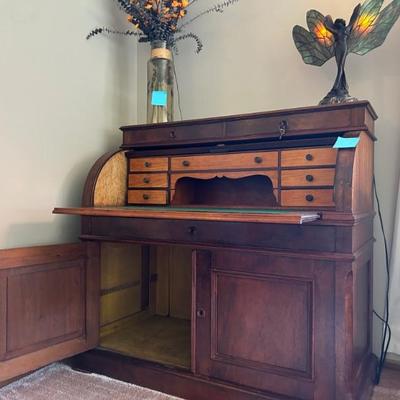 Beautiful Antique Roll Top Desk