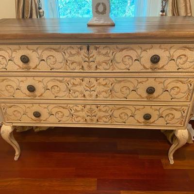 EstateSalesByOlga in Franklin Lakes Estate Sale