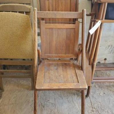 #9530 â€¢ (2) Foldable Wooden Chairs
