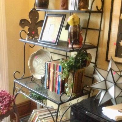 Cook books and decorations