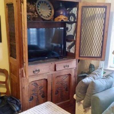 Oak cupboard, television, 