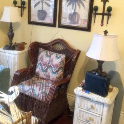 Lamps, white and brown wicker furniture