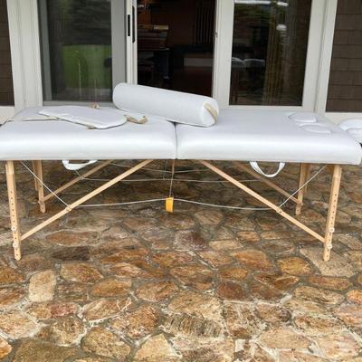 CRAFTWORKS PORTABLE MASSAGE TABLE - LIKE NEW