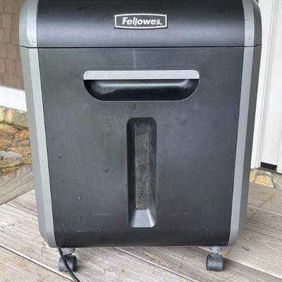 FELLOWES SHREDDER