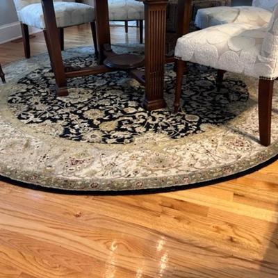 8' round rug with pad $289