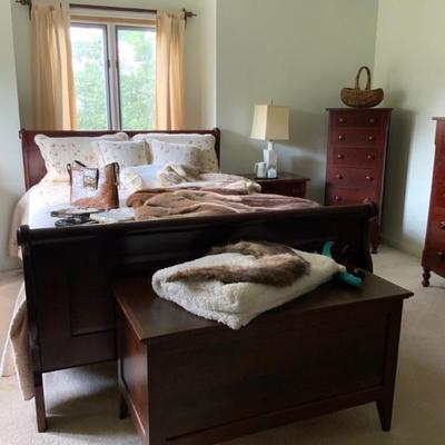 Davis Cabinet queen bed, hope/quilt chest
