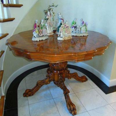 Fine inlaid table