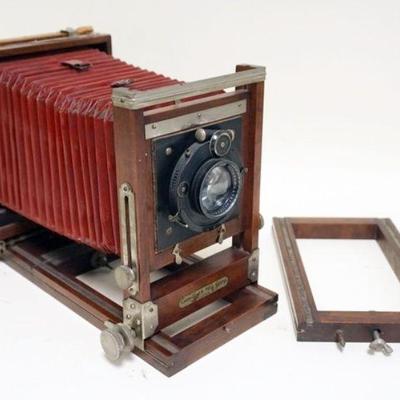 1046	KORONA VIEW CAMERA WITH EXTENSION BED, DOGMAR LENS 4 X 5
