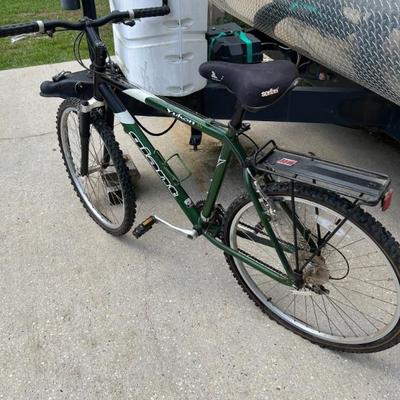 Giant Yukon bike $200