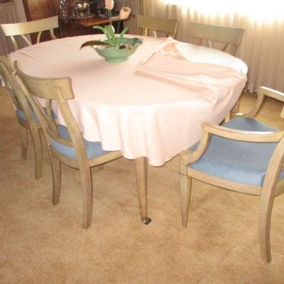 1960s Henredon dinning room set- table 3 leaves 8 chairs