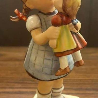 PCT118- Vintage Hummel Goebel â€œKiss Meâ€ Figurine