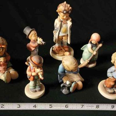 PCT154 - 8 Assorted Vintage Goebel Hummel Figurines 
