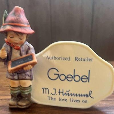 PCT126- Hummel Goebel â€œThe Love Lives Onâ€ Plaque