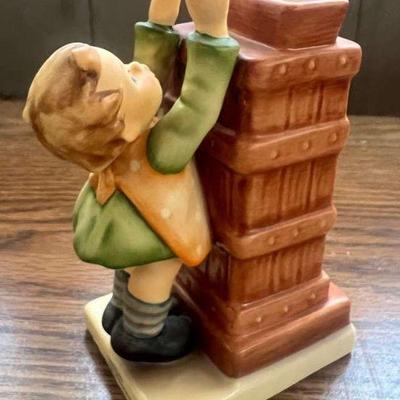 PCT128- Hummel Goebel â€œLittle Thriftyâ€ Figurine