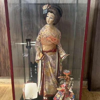 PCT074- Vintage Japanese Geisha Dolls w/Shamisen In Glass Display 